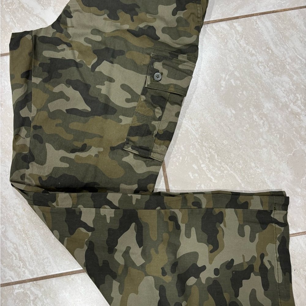 Amazon Essentials Olive Camouflage Pants